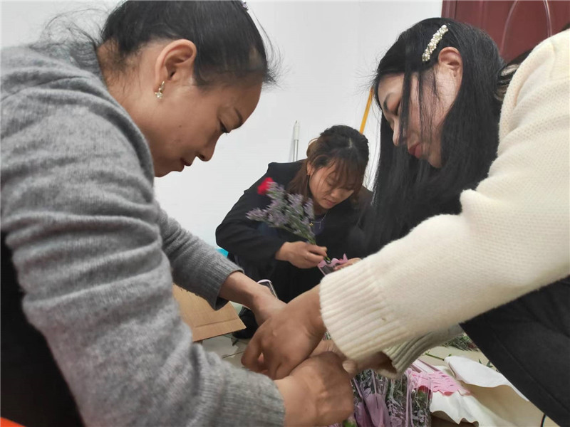 湘能楚天-三八妇女节为女性员工准备礼品