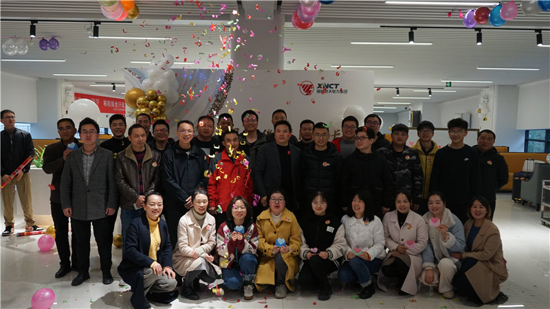 湘能楚天-2021第四季度员工生日会合影留念