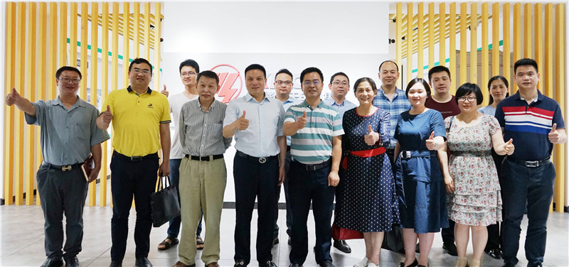 湘能楚天-长沙理工大学技术交流会议合影留念